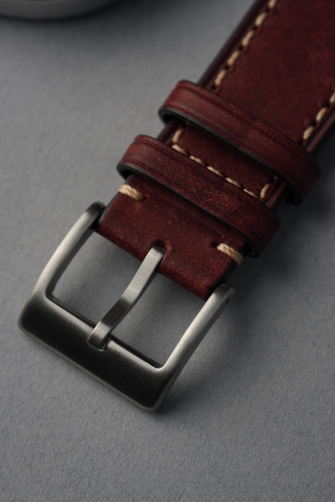 Tuscan Pueblo Leather Strap with Contrast Stitch – 18mm to 22mm – Red