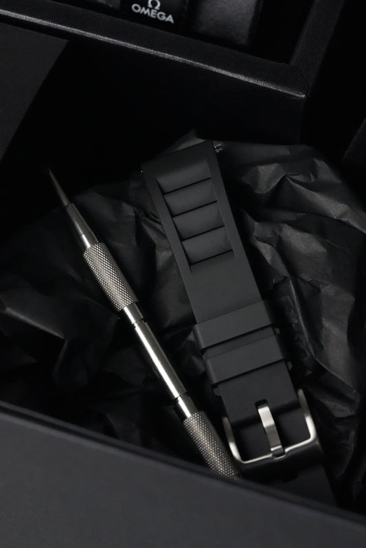 Black Snoopy MoonSwatch Gym & Active Set