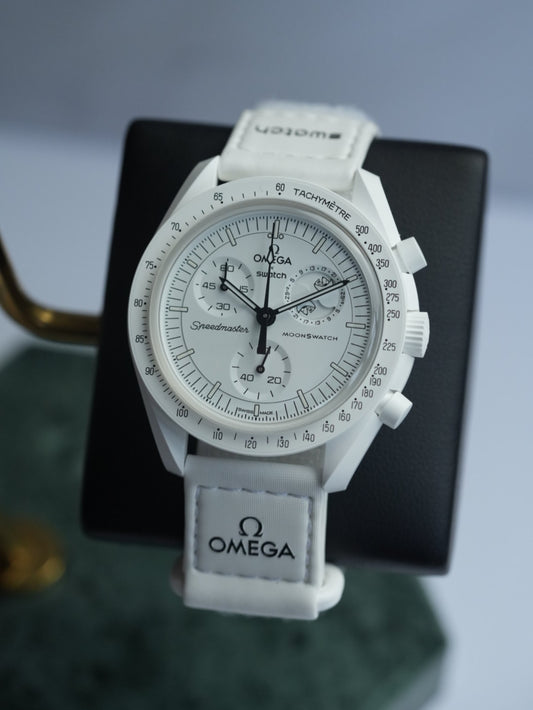 Swatch x OMEGA Mission To Moonphase 'Classic Bundle' Snoopy White