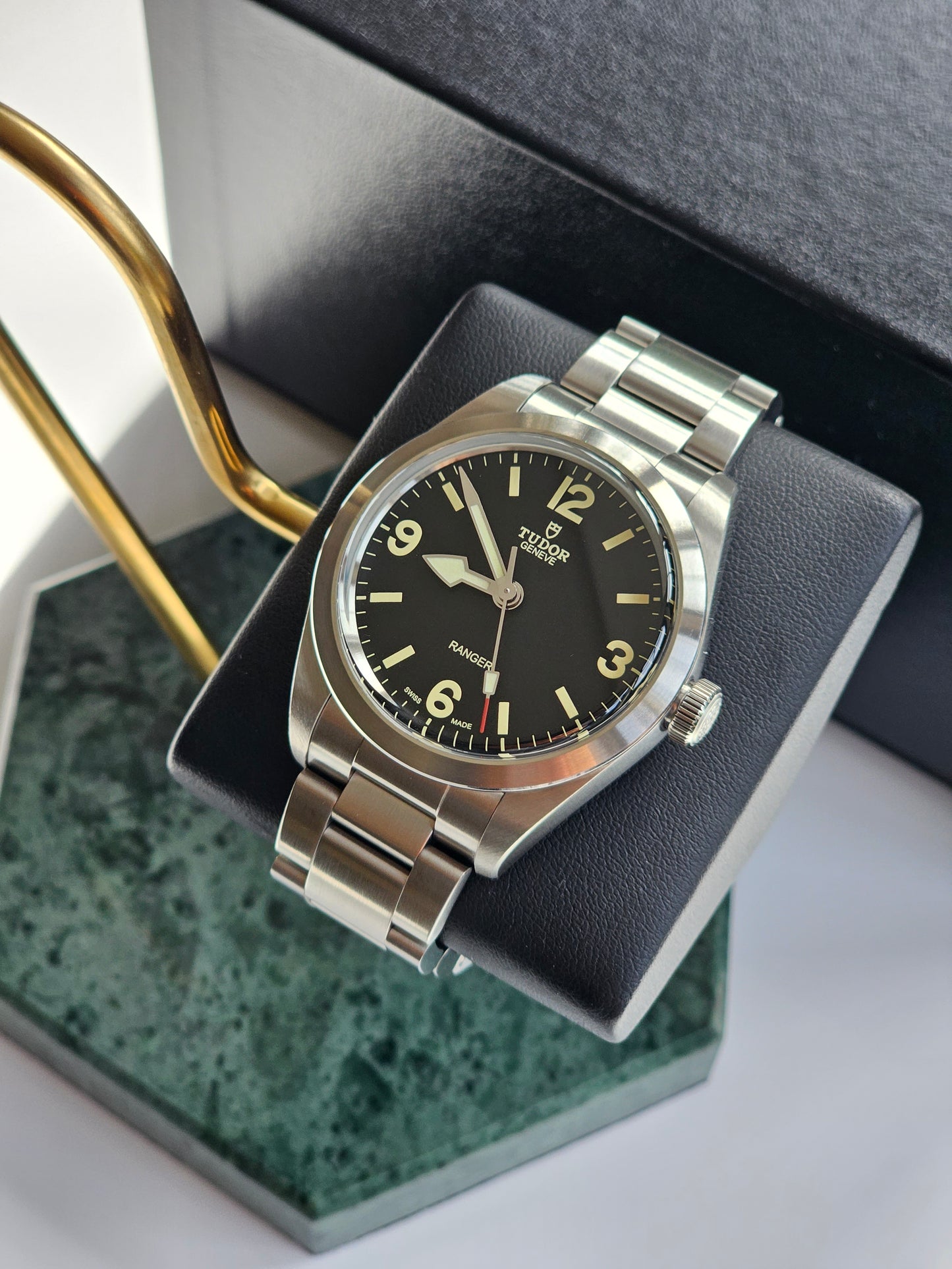Tudor Ranger M79950-001 [Pre-owned]: A Timeless Emblem of Heritage and Adventure