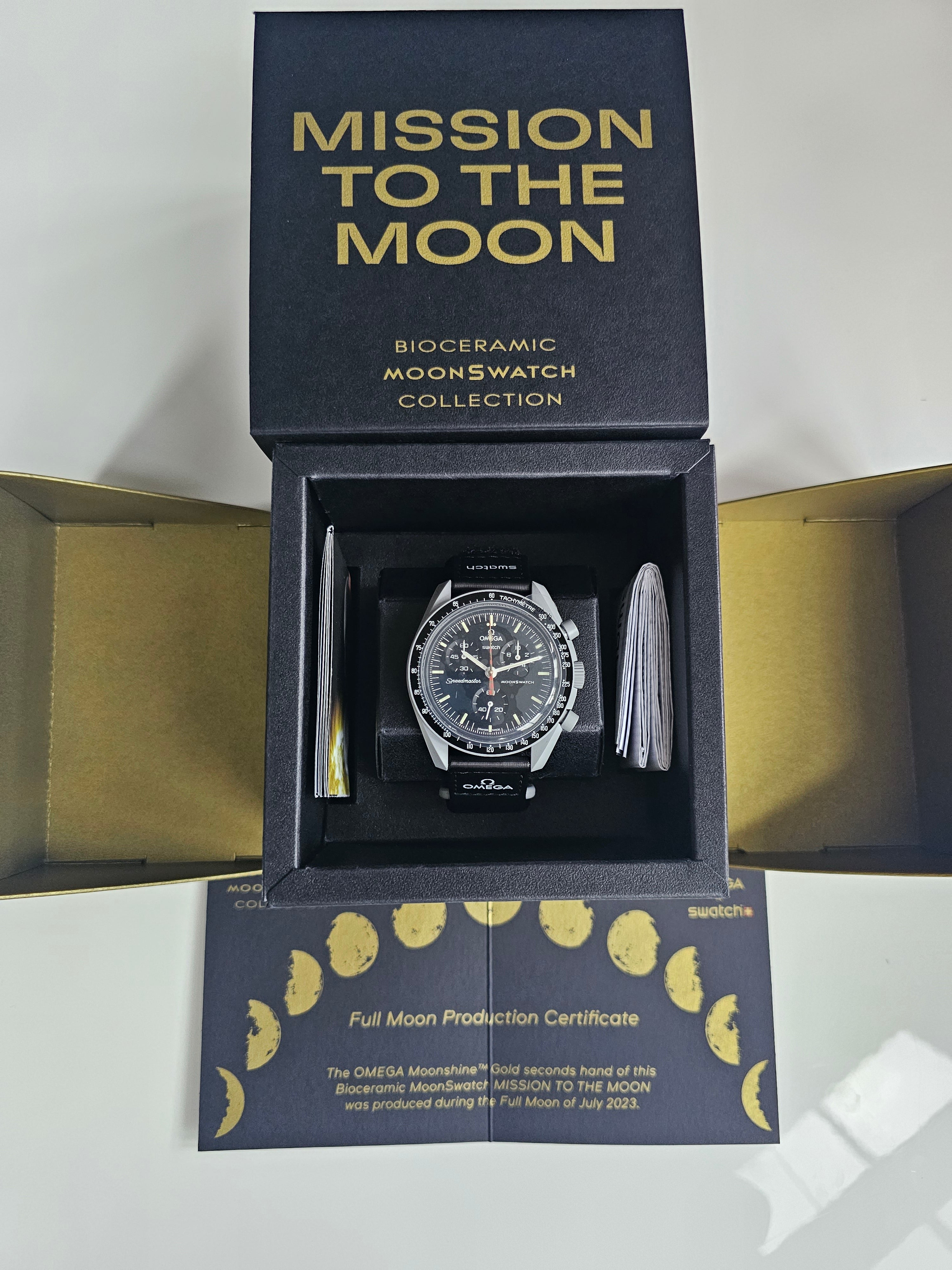 Omega x Swatch MoonSwatch Moonshine Gold Collection - Swiss Moon  (S033M102-108)