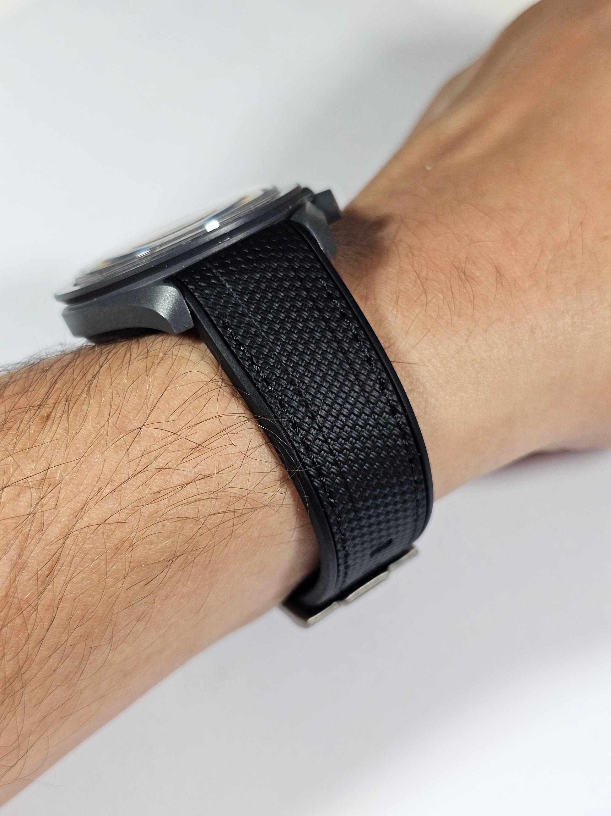 937_20_Rubber_Curved_Strap_for_Omega_x_Swatch_MoonSwatch_Black_with_Black_Stitch