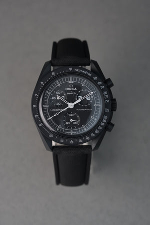 MoonSwatch Snoopy FKM Rubber Sailcloth-Effect Deployant Strap — New Moon Black