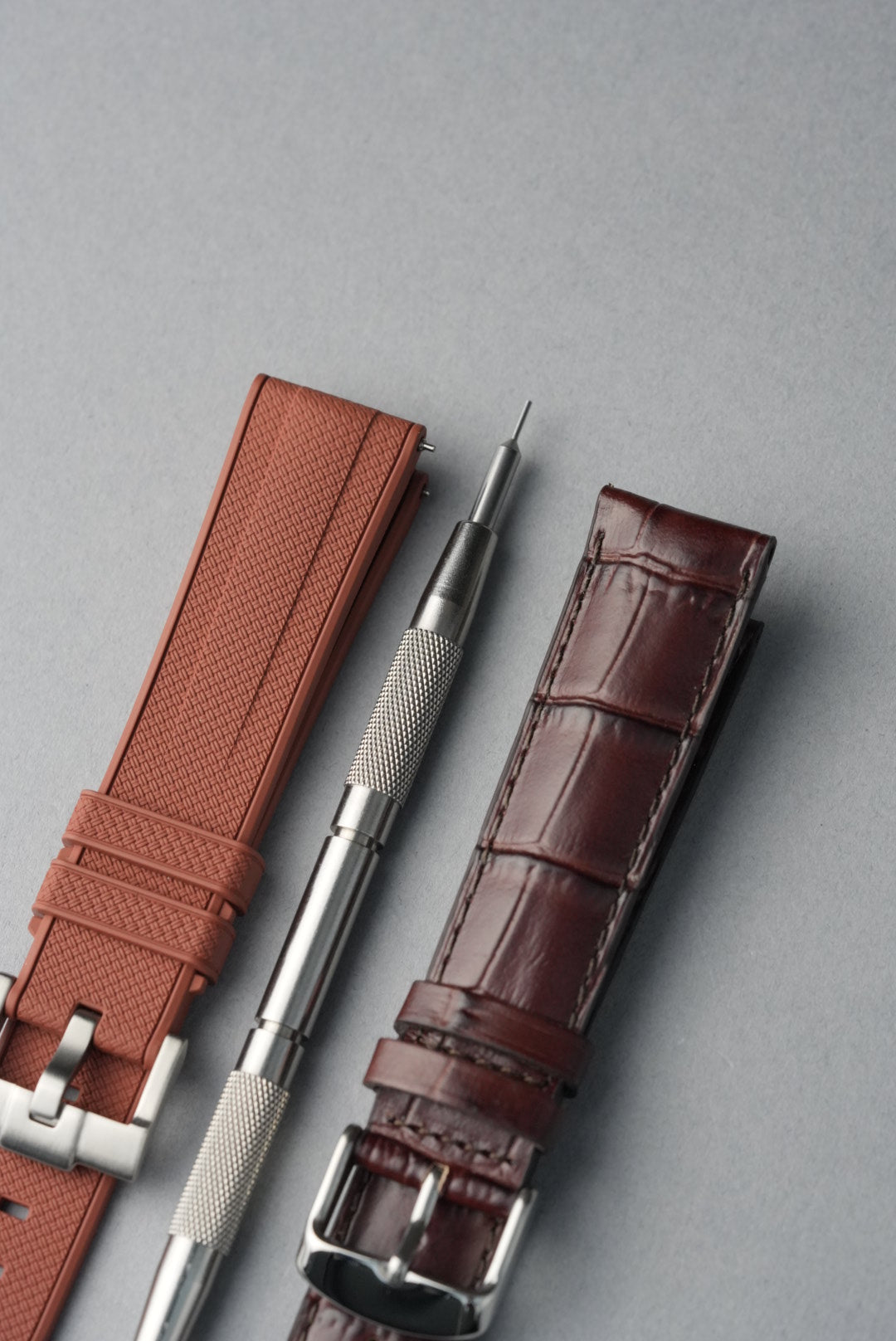 Essential Strap Bundle – Rubber & Leather + Tool (20–22mm Universal Fit)