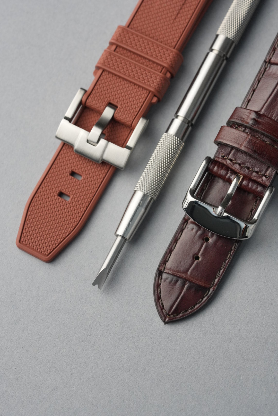 Essential Strap Bundle – Rubber & Leather + Tool (20–22mm Universal Fit)