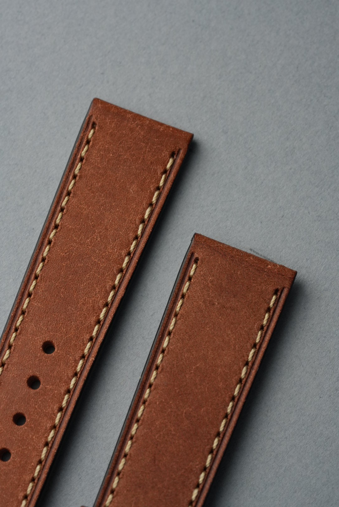 Tuscan Pueblo Leather Strap with Contrast Stitch – 20mm to 22mm