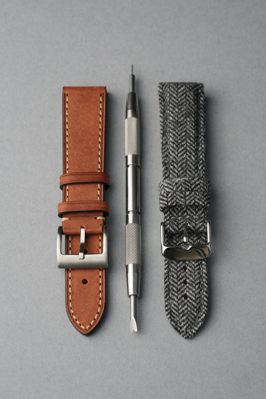 Autumn Winter Strap Bundle – Brown Leather & Tweed + Tool (20–22mm Universal Fit)