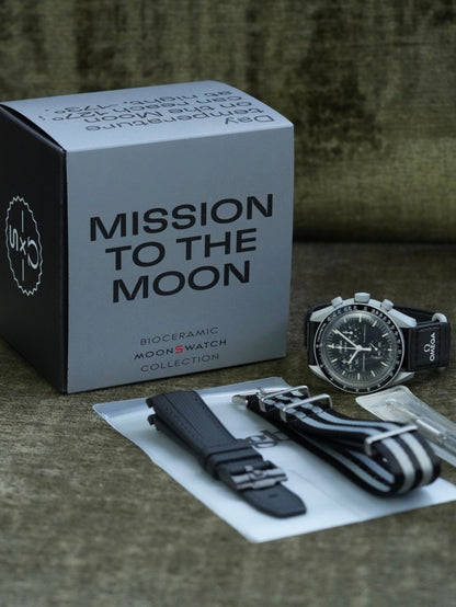 MoonSwatch Gift Set: Swatch x OMEGA Mission To The Moon