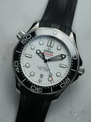 Omega Seamaster Diver 300M Steel +2 Omega Straps