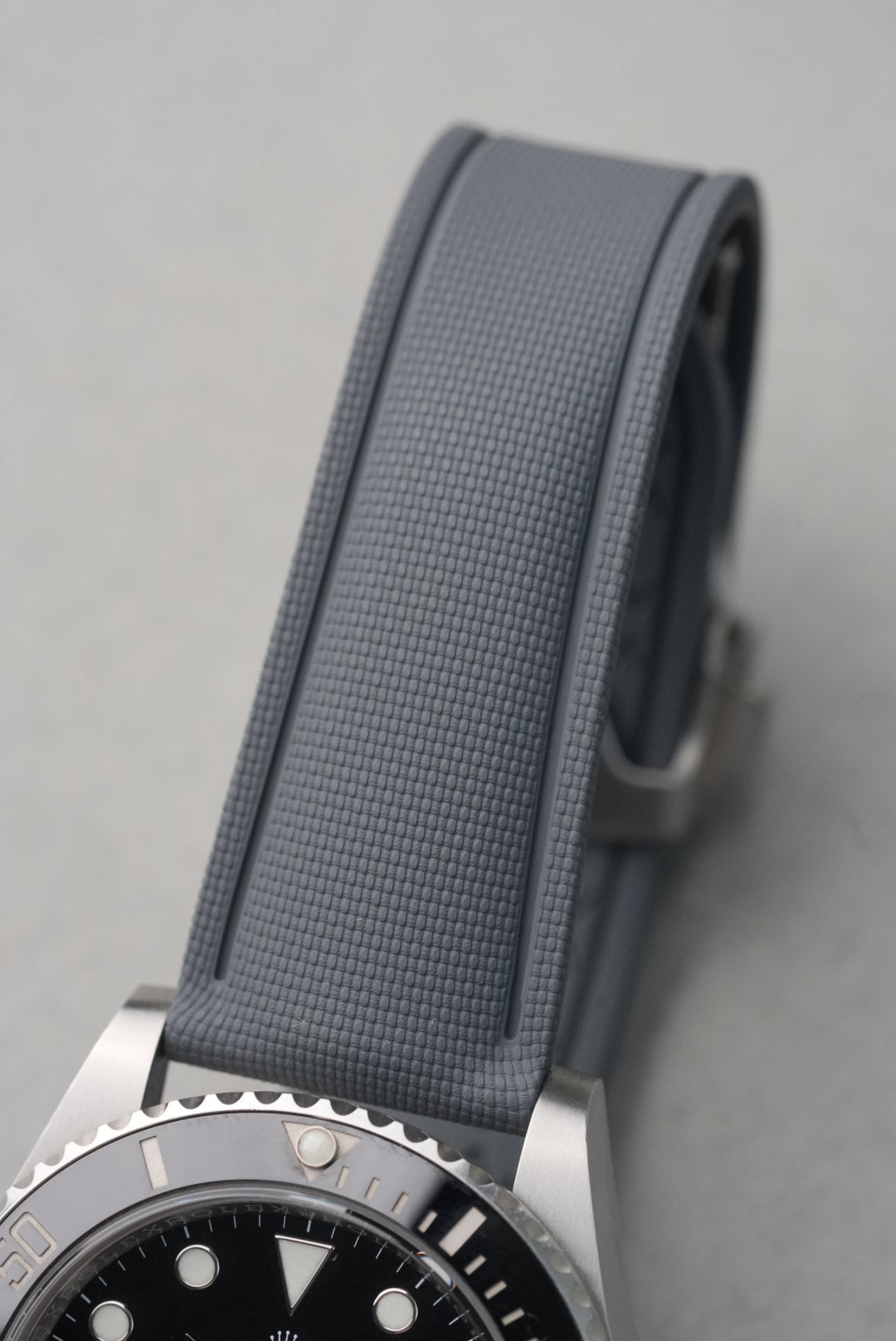 Sailcloth Effect FKM Rubber Strap with Deployant Clasp - For Rolex Submariner grey texture