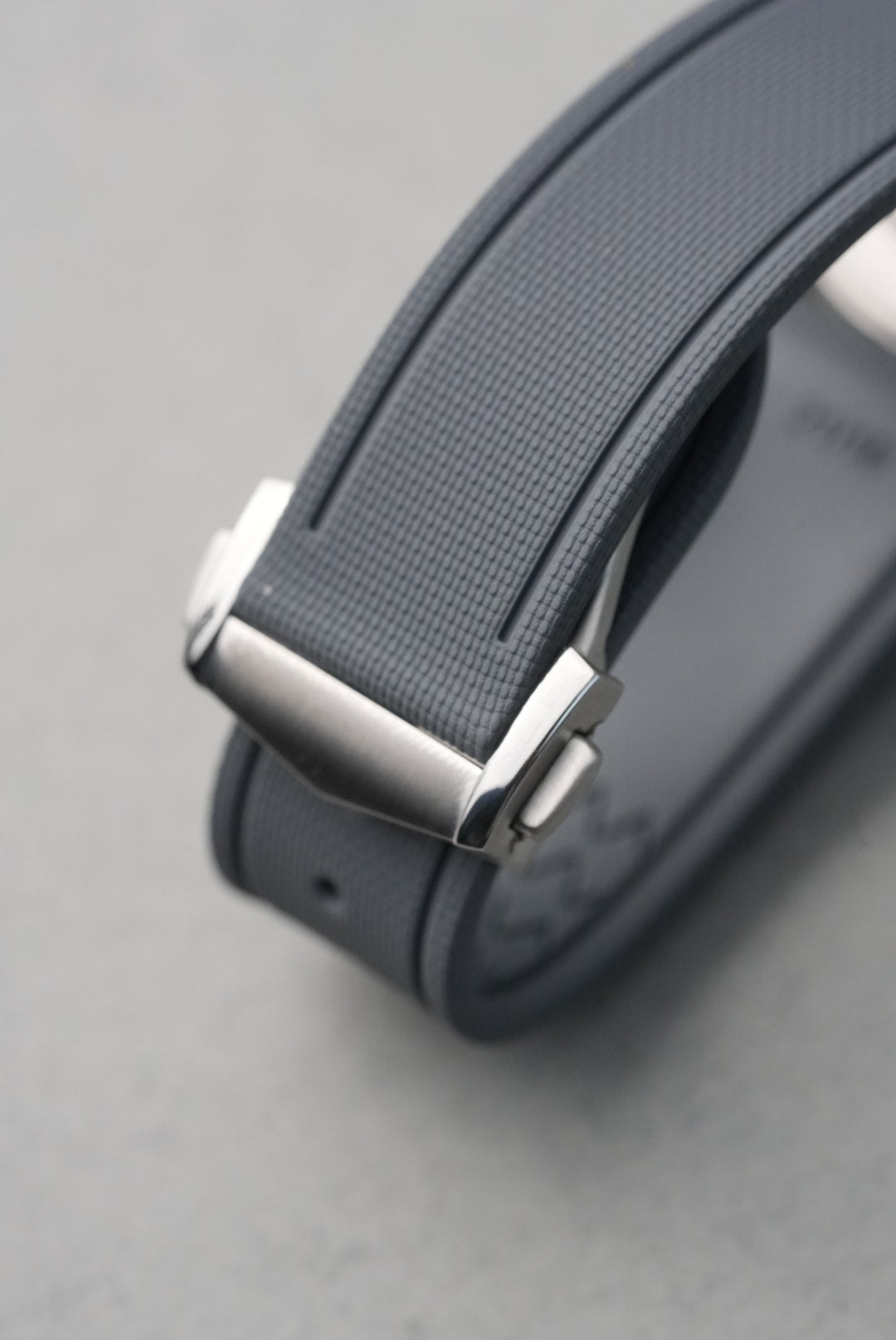 Sailcloth Effect FKM Rubber Strap with Deployant Clasp - For Rolex Submariner grey texture