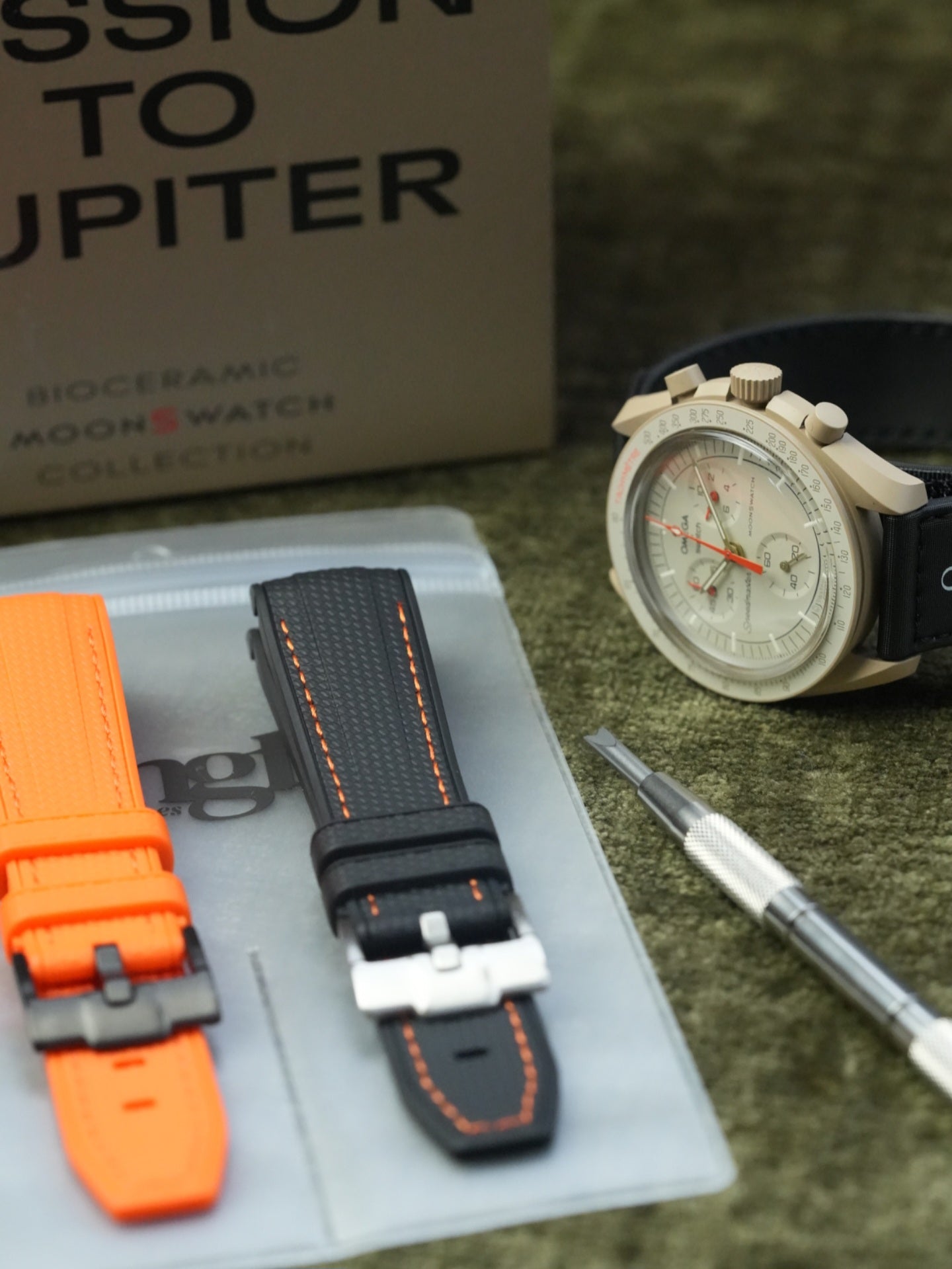 MoonSwatch Gift Set: Swatch x OMEGA Mission To Jupiter Bundle