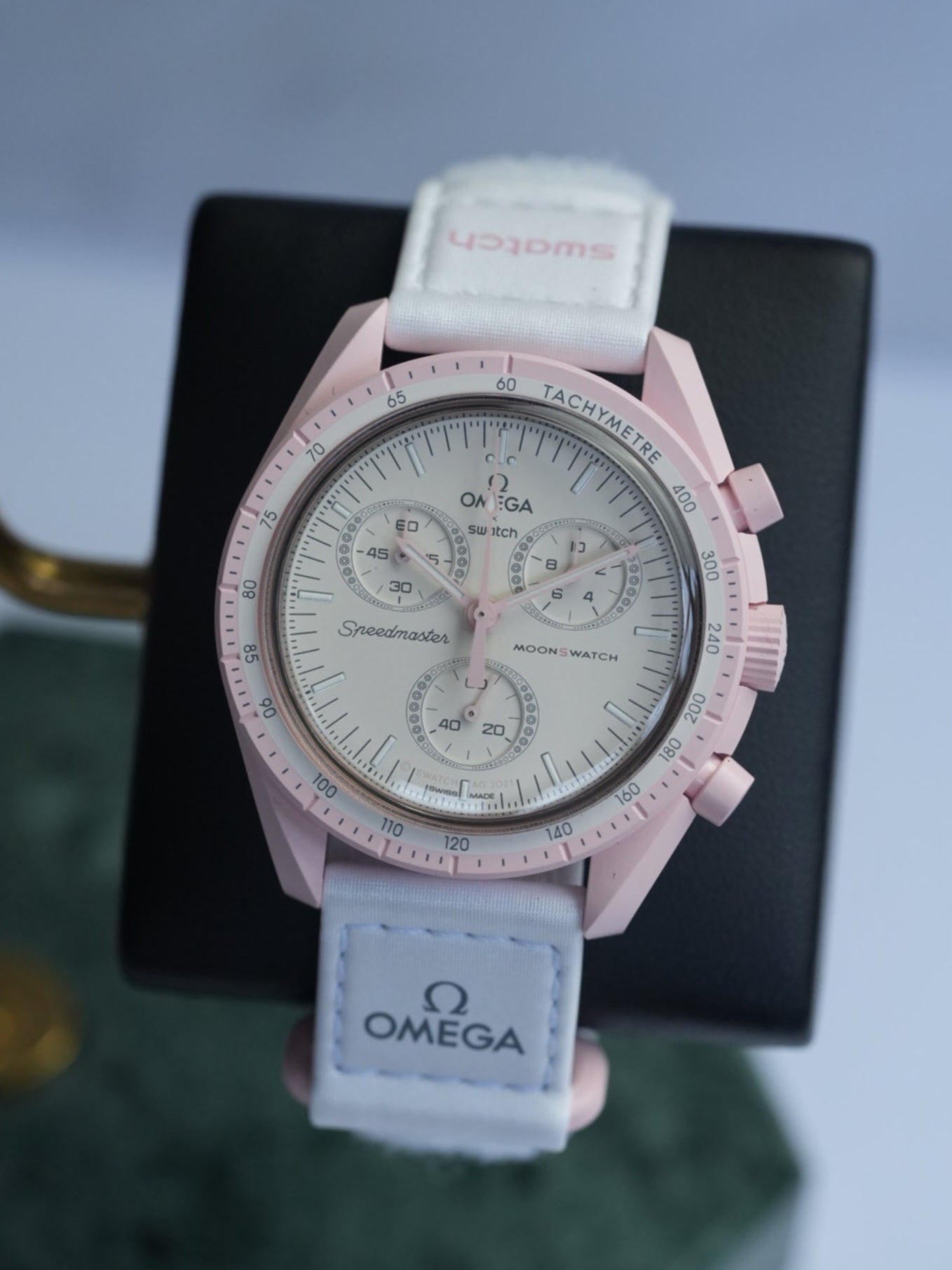 MoonSwatch Gift Set: Swatch x OMEGA Mission To Venus Bundle