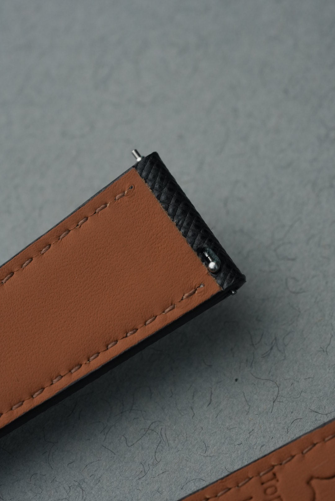 angled view showing strap-to-case fit at lugs