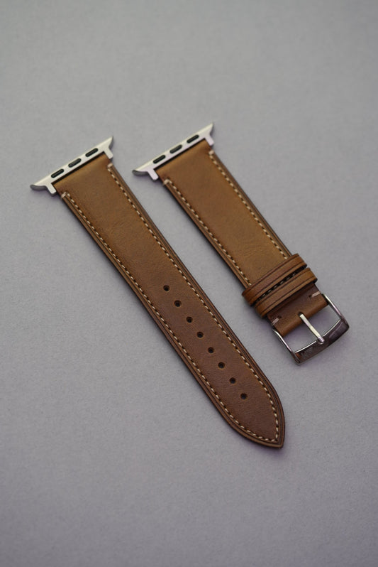 Green fine grain calfskin leather strap with Apple Watch connectors for all serieGreen fine grain calfskin leather strap with Apple Watch connectors for all serie