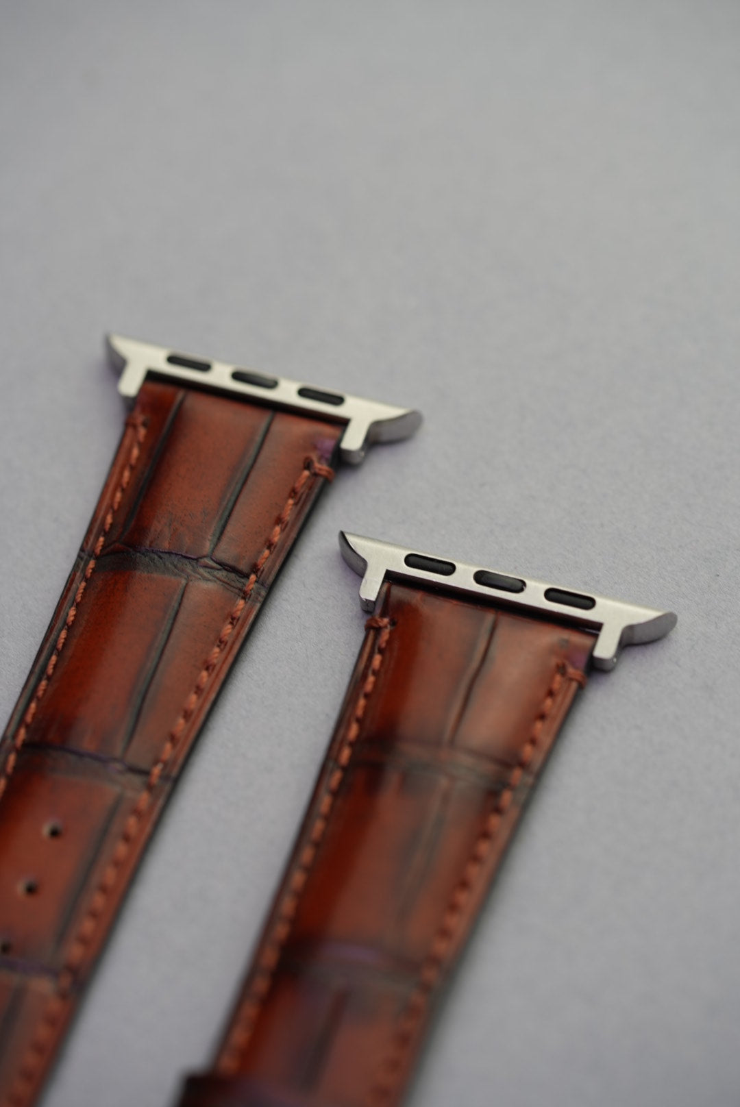 Light brown alligator pattern leather watch strap with stainless steel buckle for Apple Watch