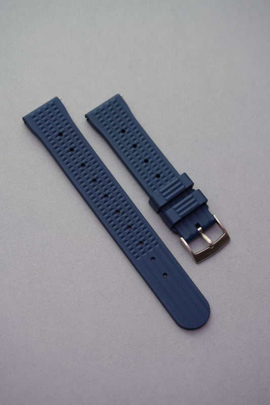 Navy blue waffle-style FKM rubber strap with curved ends and vintage Seiko-style design, compatible 18-24mm