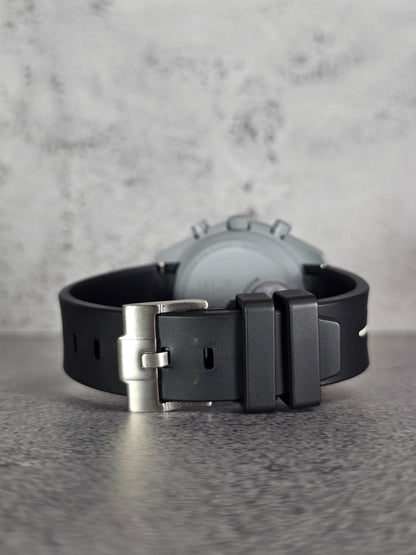 Replacement rubber strap for Mission to the Moon MoonSwatch – black curved with white stripe
