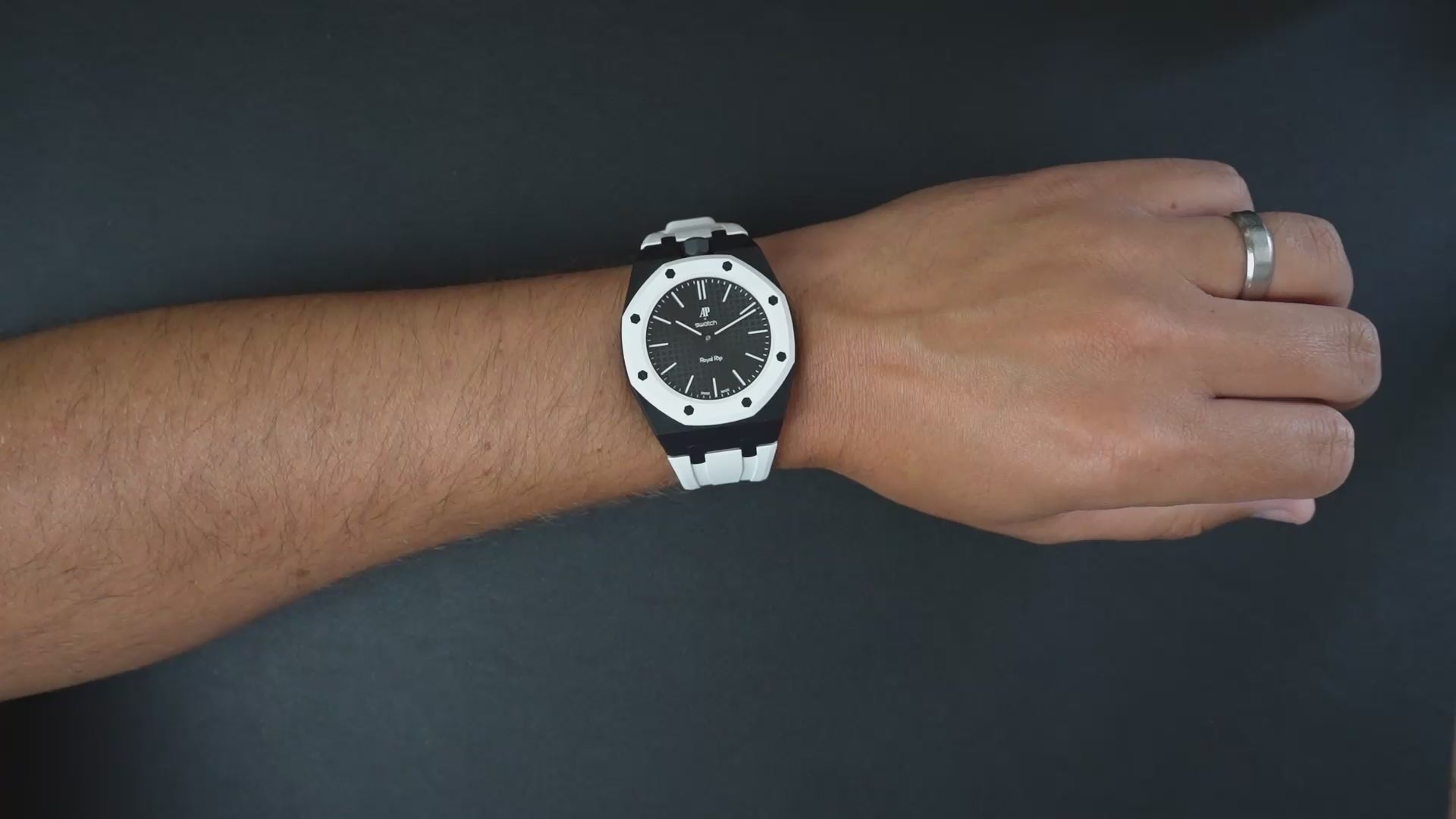 Ocho Negro Royal Pop Strap & Wrist Case | The Monocoque | AP x
