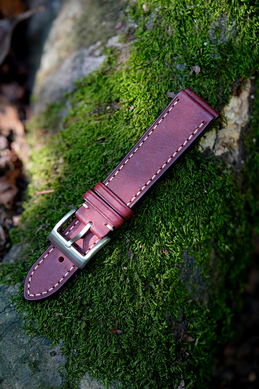 Tuscan Pueblo Leather Strap with Contrast Stitch – 18mm to 22mm – Red