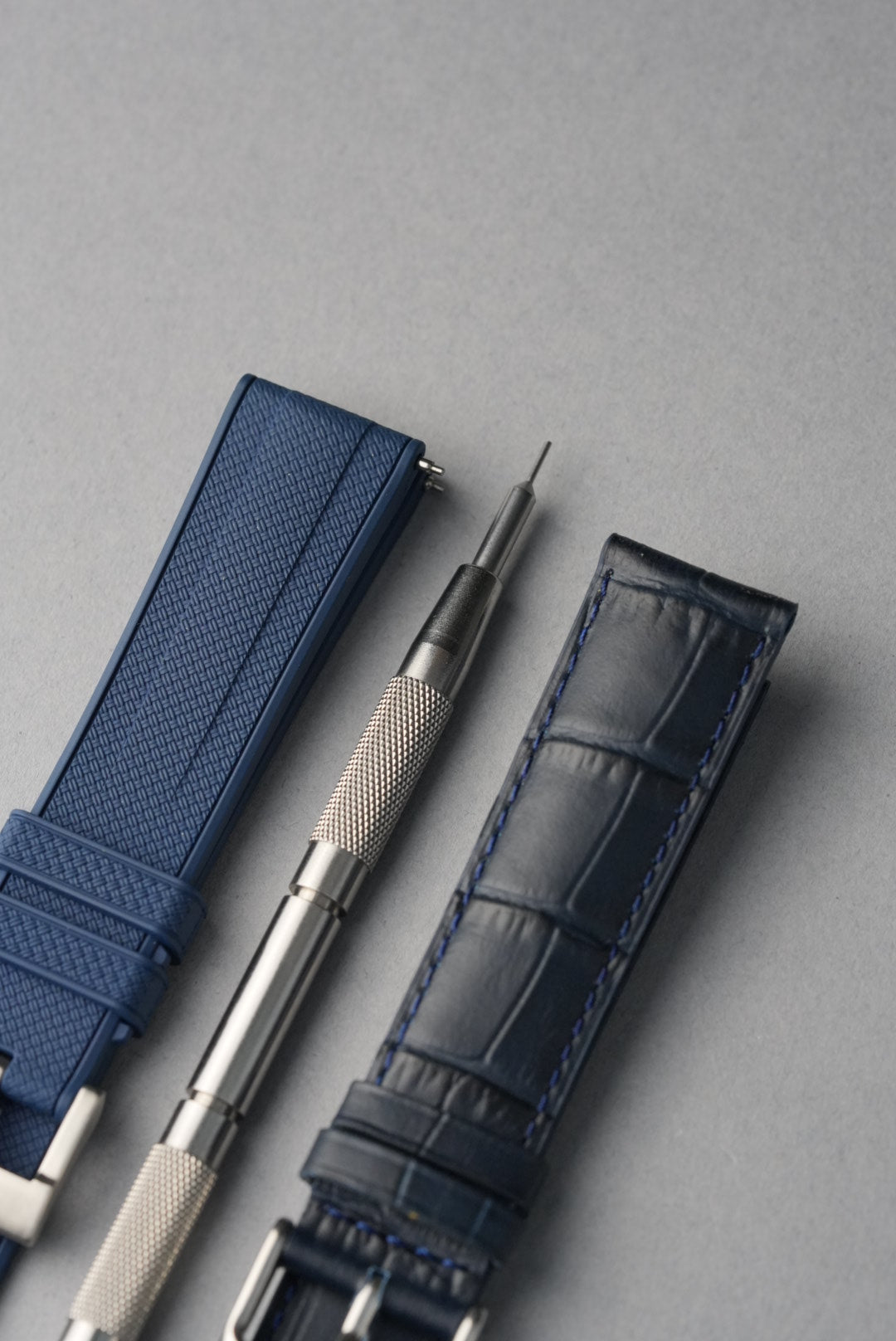 Essential Strap Bundle – Rubber & Leather + Tool (20–22mm Universal Fit)