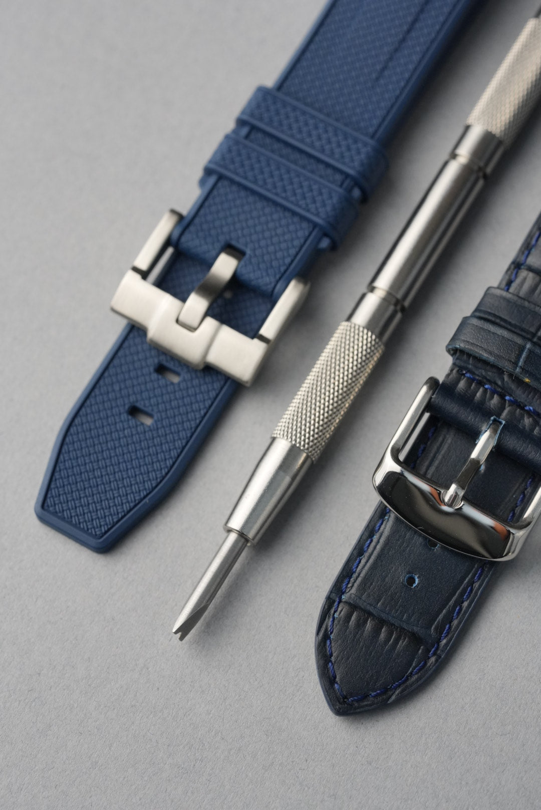 Essential Strap Bundle – Rubber & Leather + Tool (20–22mm Universal Fit)