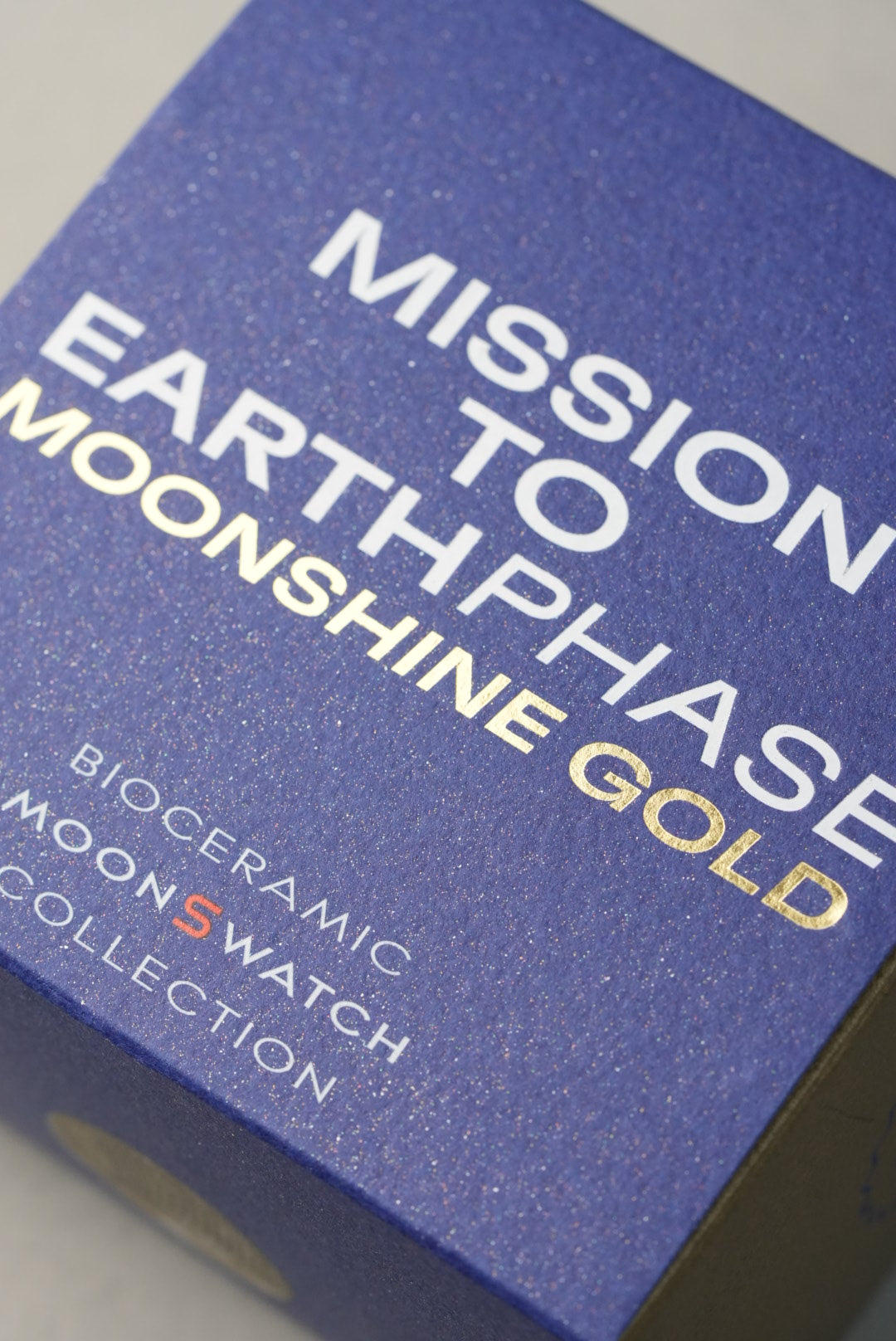 Swatch x Omega MoonSwatch Collection: Mission to EarthPhase - Moonshine Gold SO33N701L