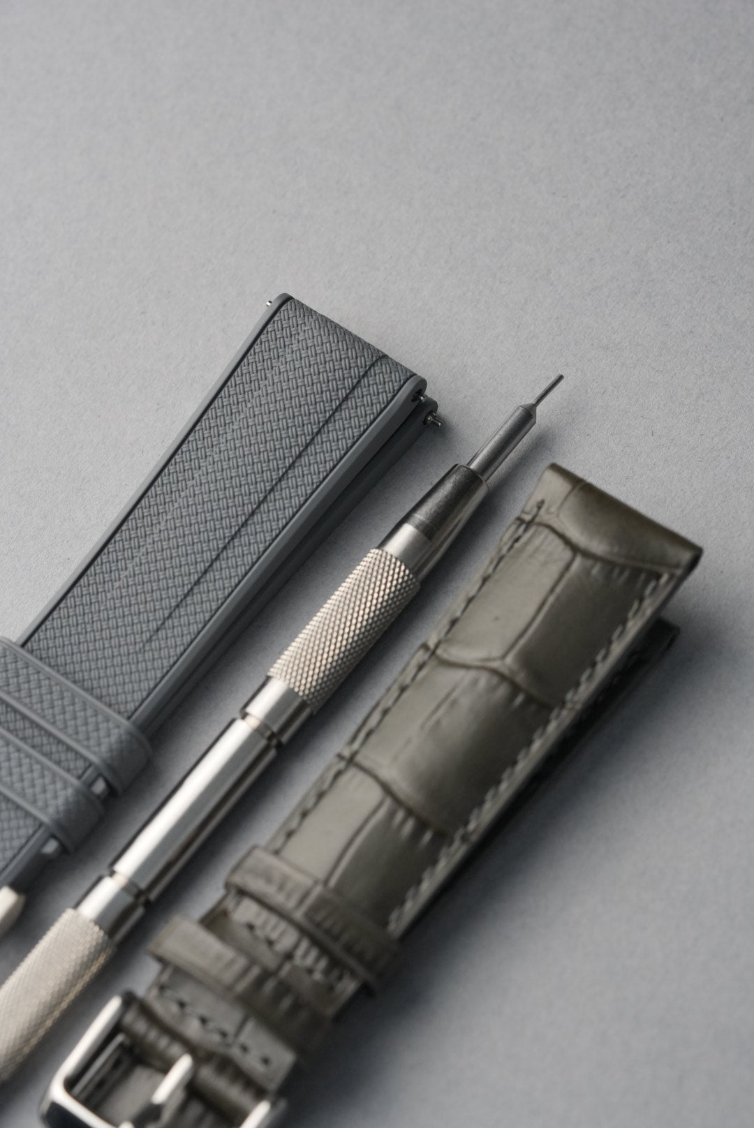 Essential Strap Bundle – Rubber & Leather + Tool (20–22mm Universal Fit)