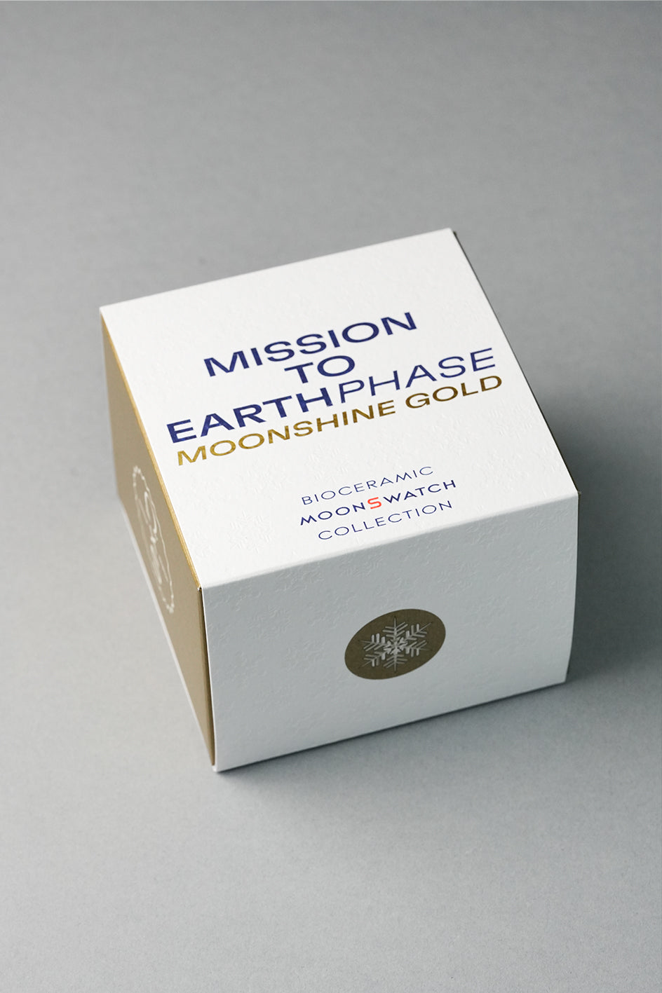 Swatch x OMEGA Mission to EarthPhase Moonshine Gold “Cold Moon” - SO33W701L