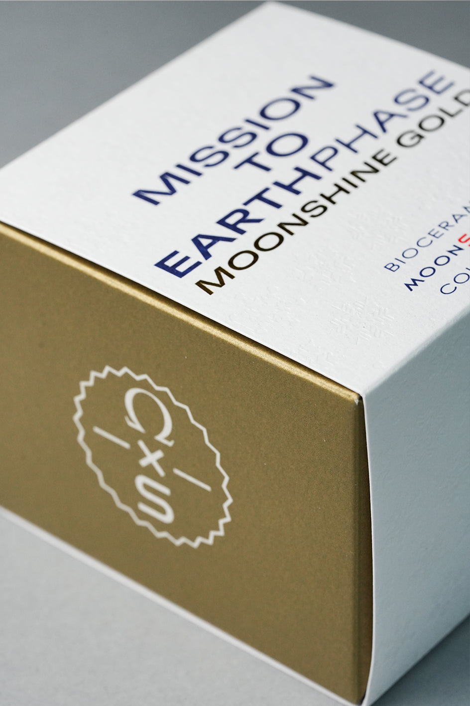 Swatch x OMEGA Mission to EarthPhase Moonshine Gold “Cold Moon” - SO33W701L