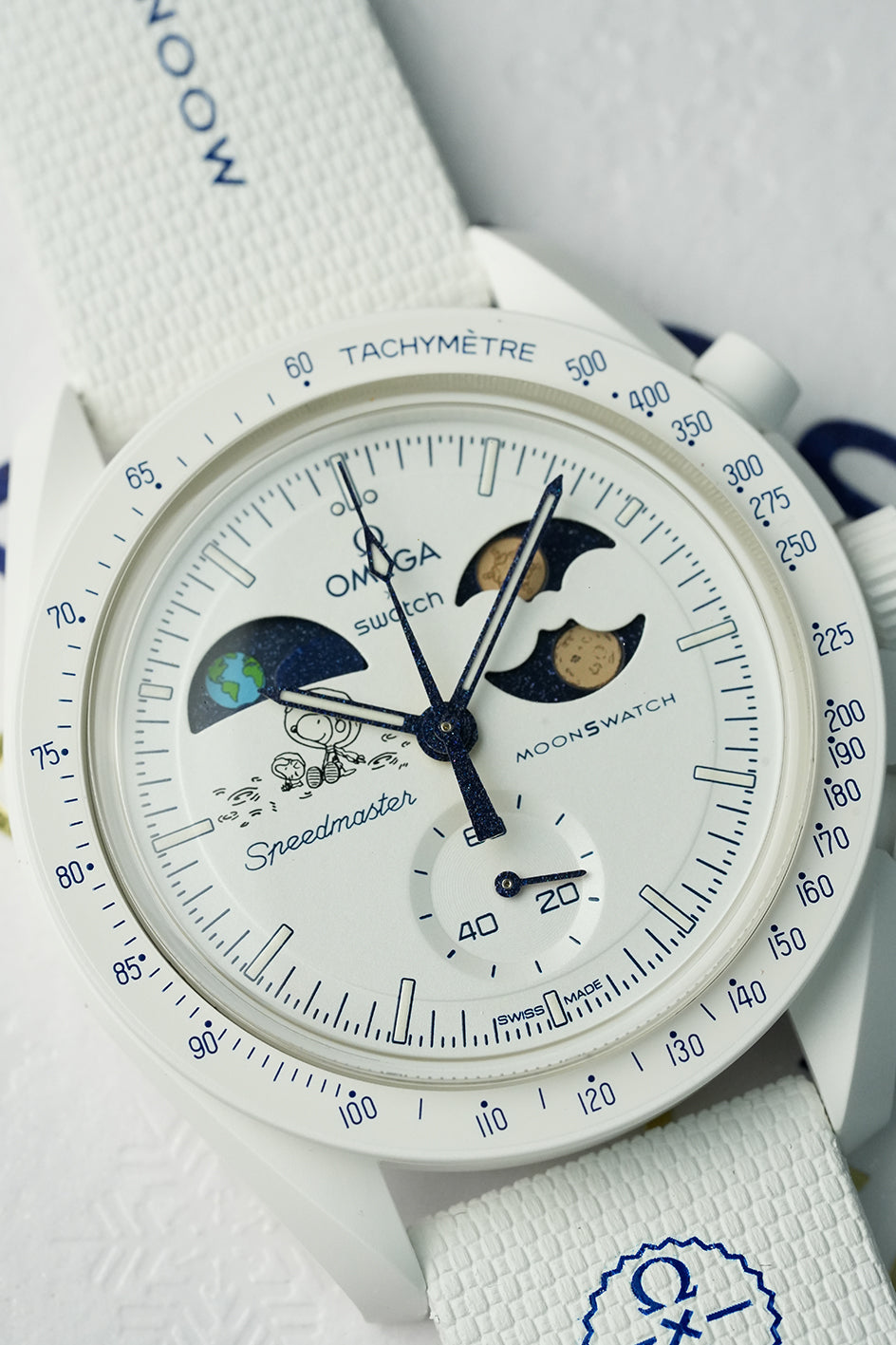 Swatch x OMEGA Mission to EarthPhase Moonshine Gold “Cold Moon” - SO33W701L